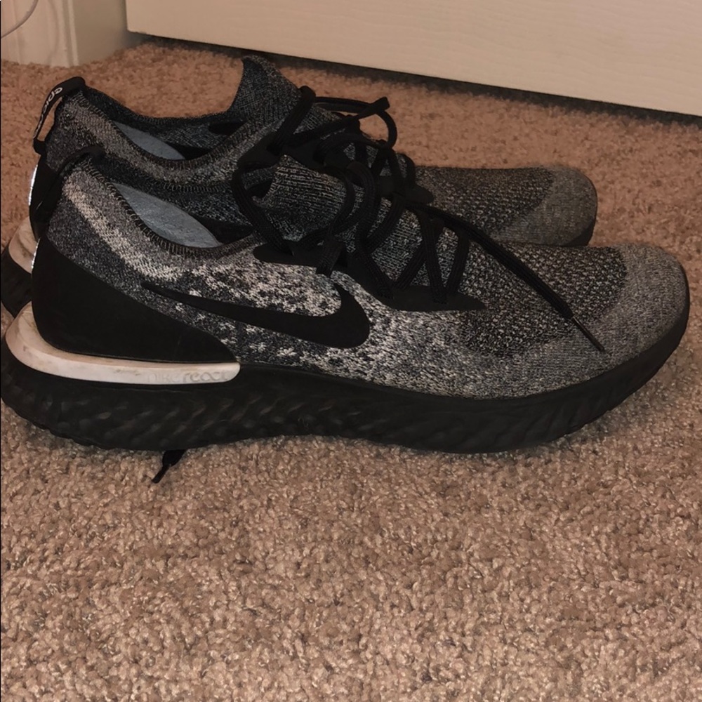 Men’s running shoes (epic react)